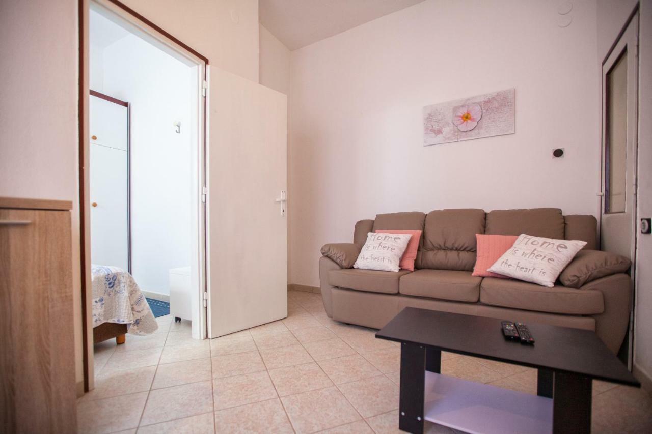 Apartment Rosy Pula Ngoại thất bức ảnh