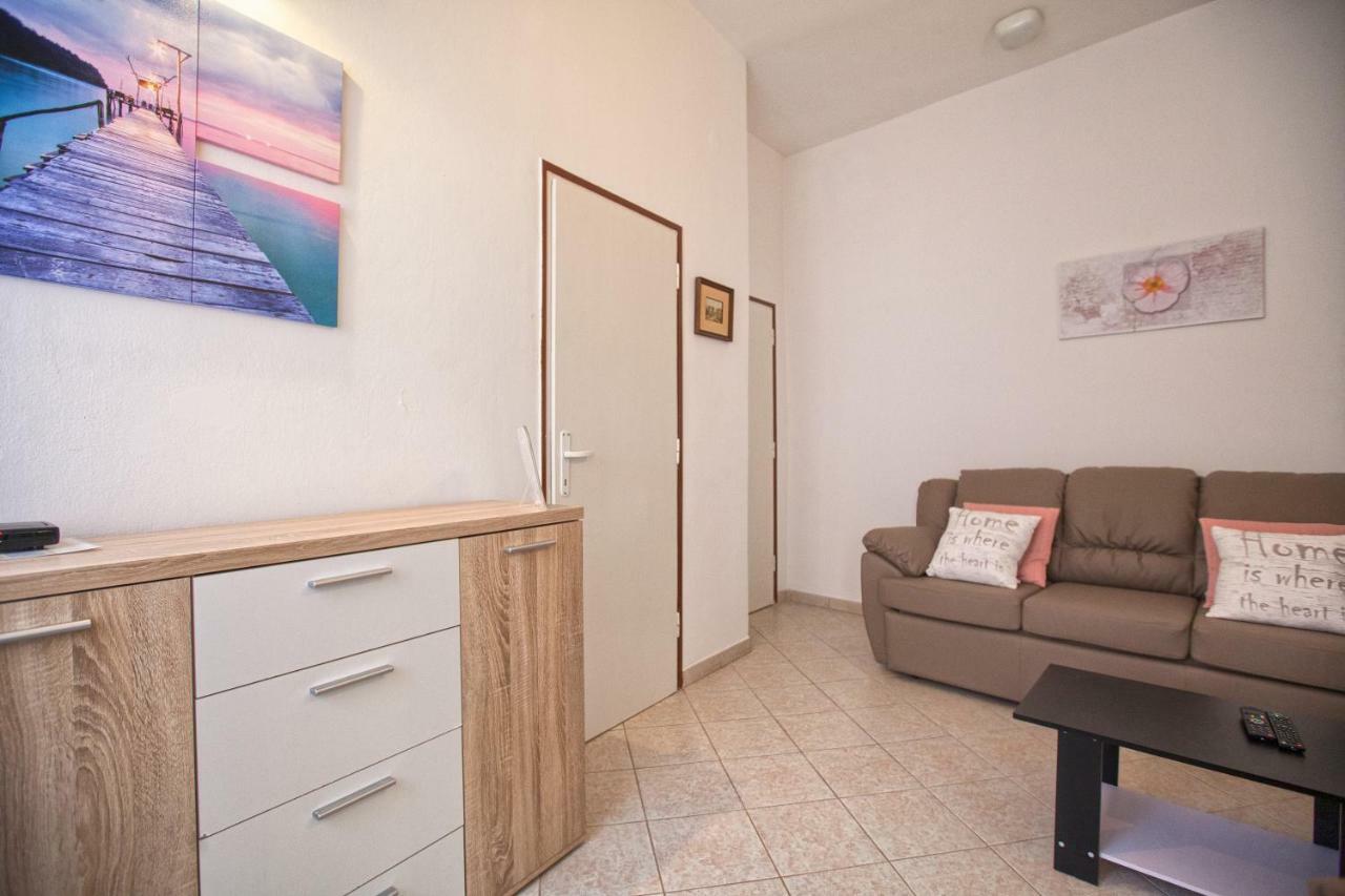 Apartment Rosy Pula Ngoại thất bức ảnh
